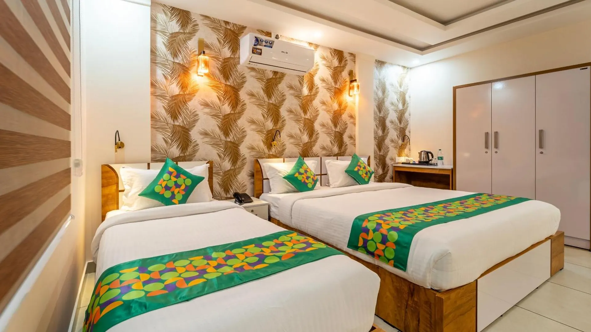 מלון נדומבסרי Treebo Thoduvas Star Plaza Cochin Airport הודו