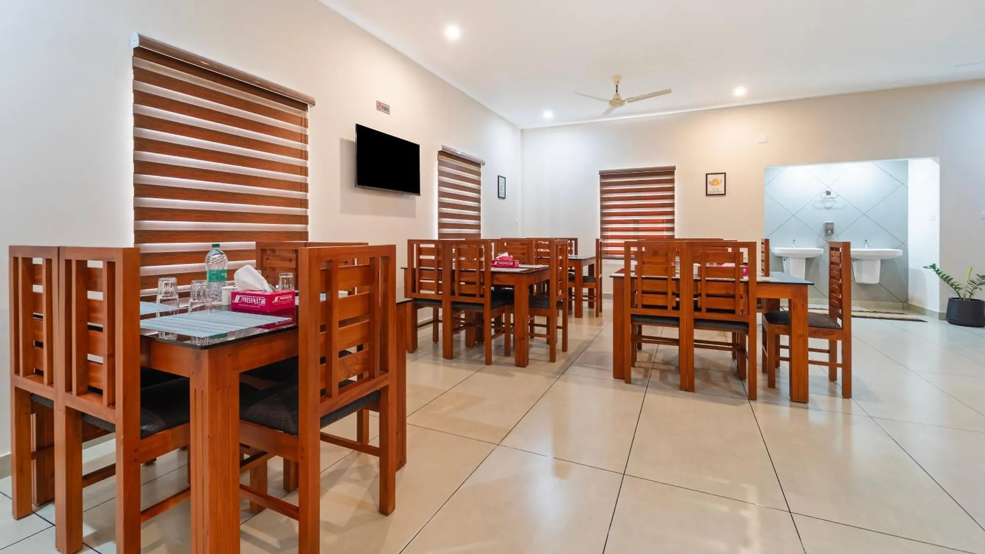 ***  Hotel Treebo Thoduvas Star Plaza Cochin Airport à Nedumbassery Inde