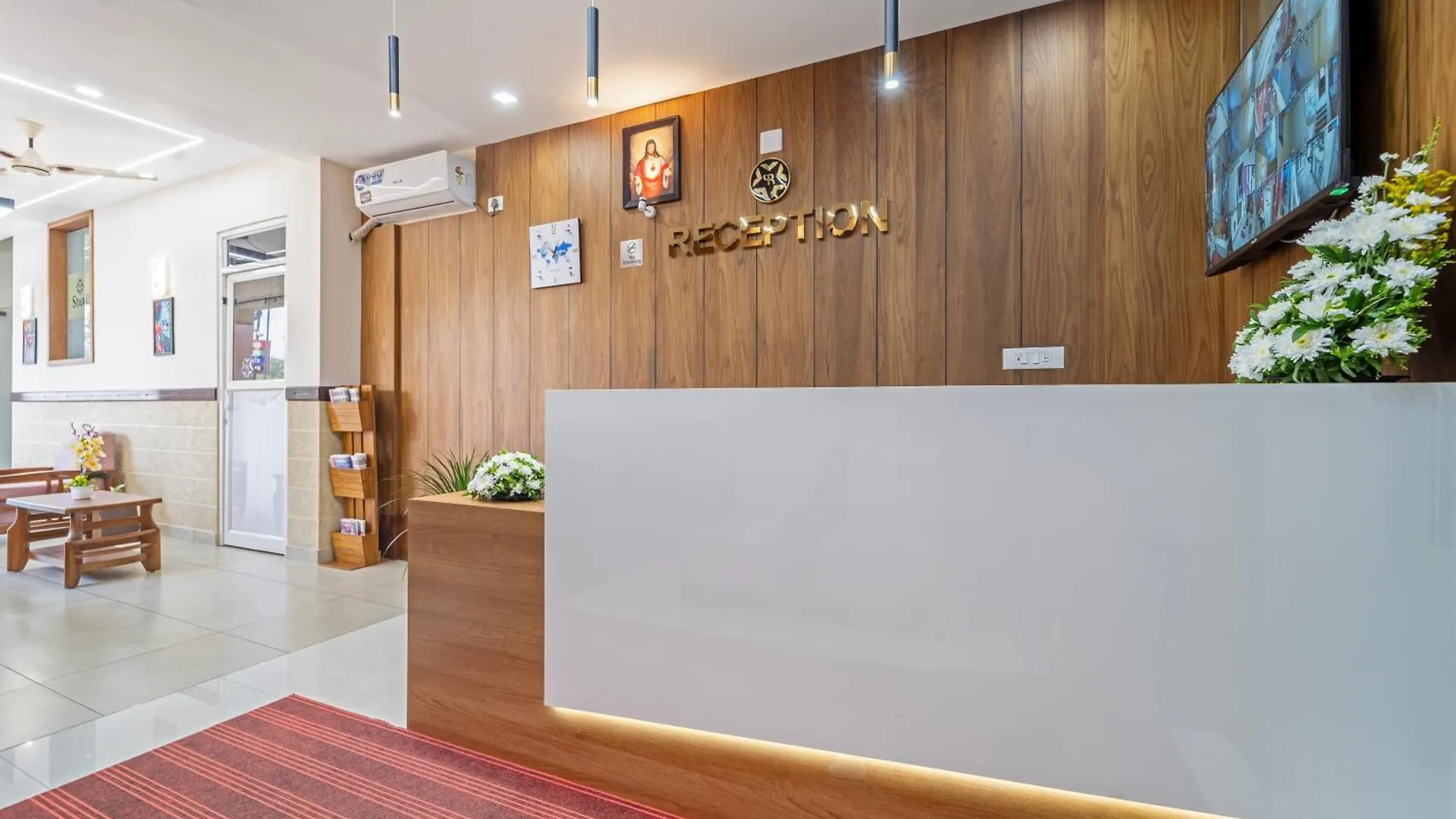 Hotel Treebo Thoduvas Star Plaza Cochin Airport à Nedumbassery