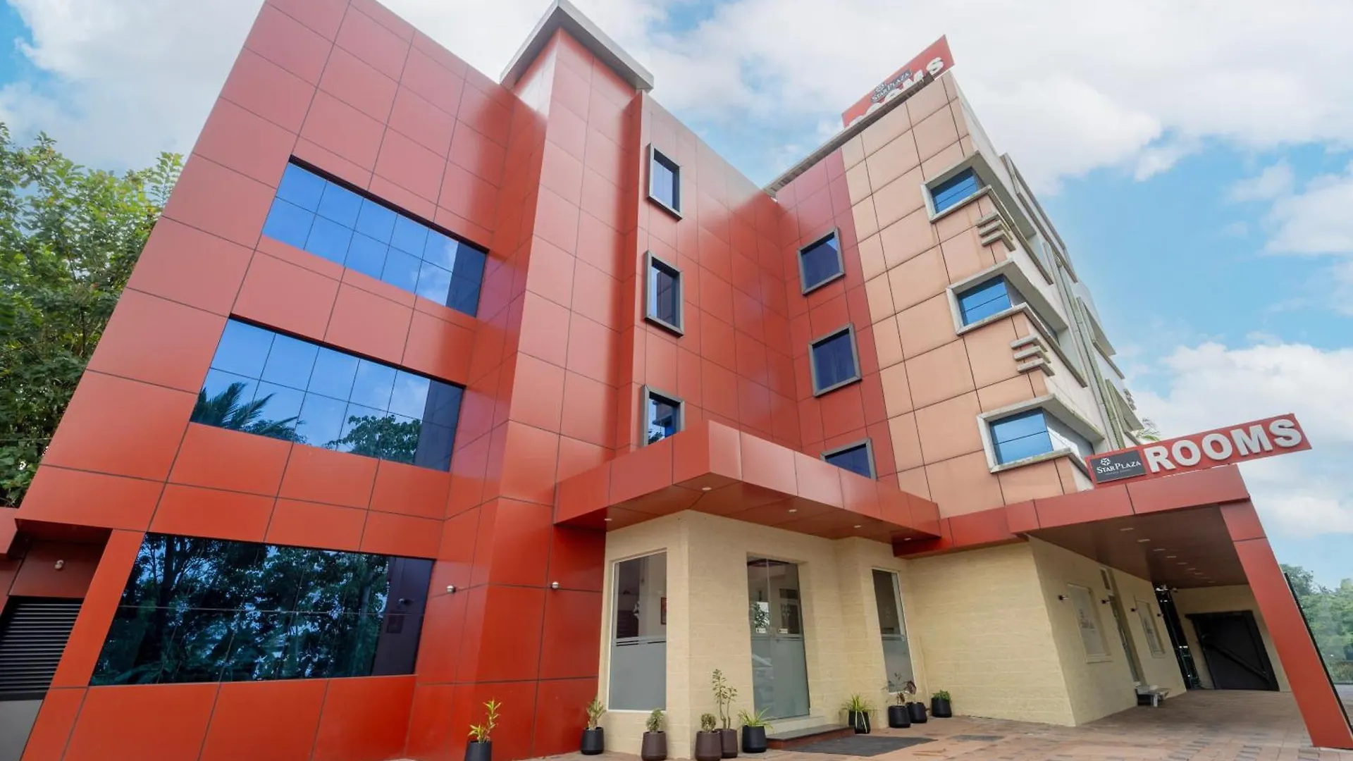 Hotel Treebo Thoduvas Star Plaza Cochin Airport à Nedumbassery