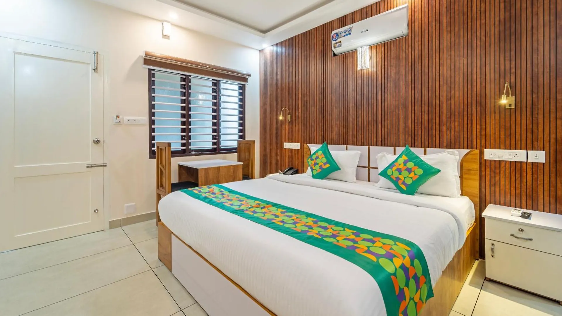 Hotel Treebo Thoduvas Star Plaza Cochin Airport à Nedumbassery